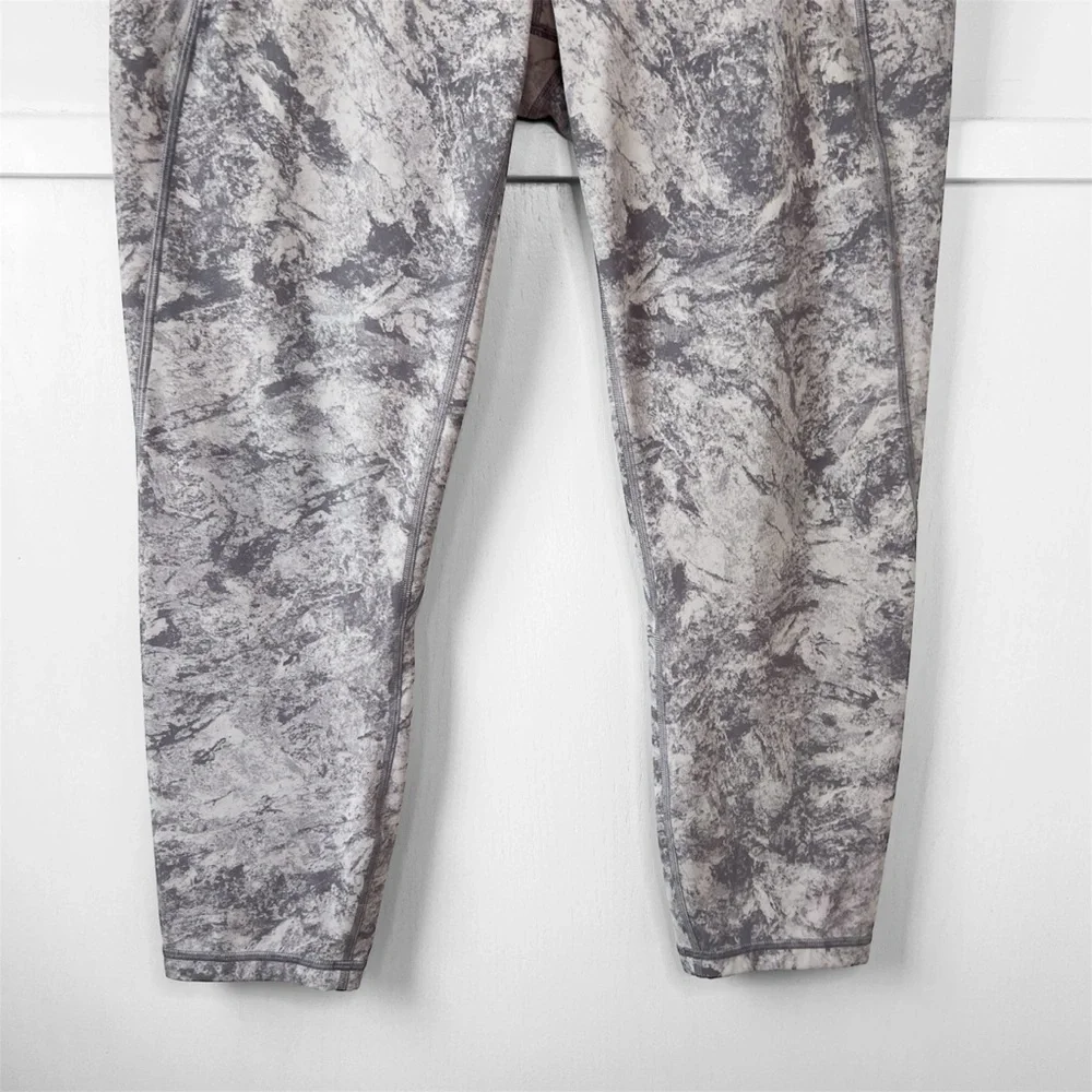 Lululemon Time to Sweat Crop 23